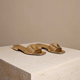 One Stud Flat Mule