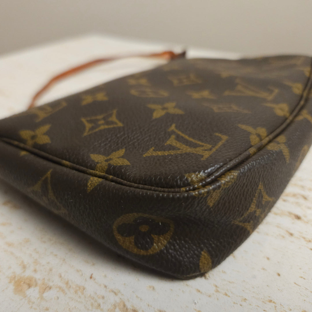 Louis Vuitton Pochette Clutch