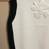 Flower knit sleeveless sweater white
