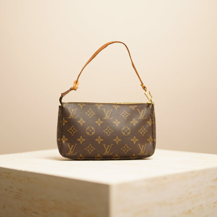 Louis Vuitton Pochette Clutch