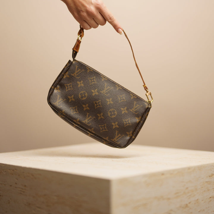 Louis Vuitton Pochette Clutch