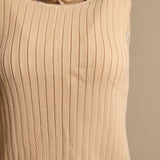 Sleevless Back Button Knit